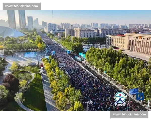 2025 天津马拉松落幕:3.3 万跑者燃动津城,报名数创新高 2025 天津马拉松落幕:3.3 万跑者燃动津城,报名数创新高